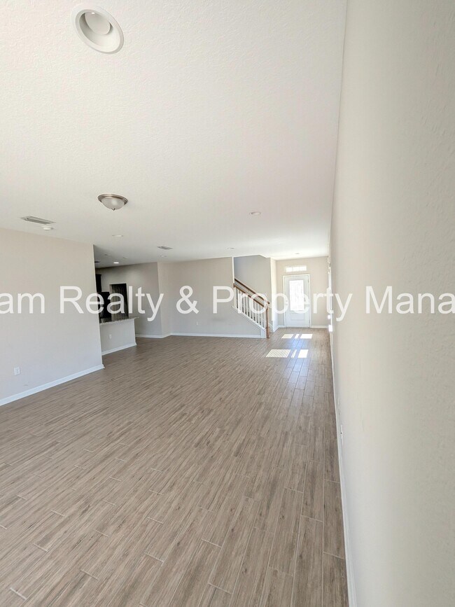 Photo - 100 Golden Fern Dr