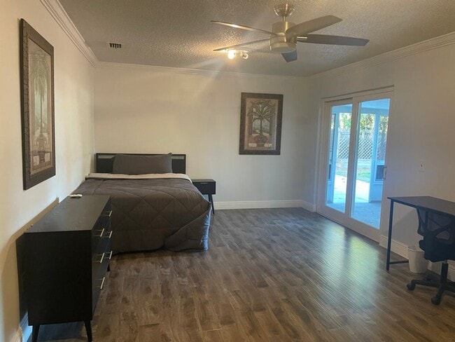 Building Photo - 3115 Marshall Dr