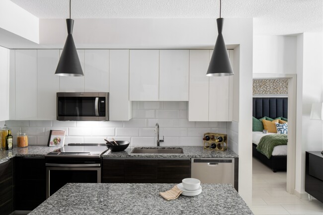 Building Photo - Suriana Boca Rental