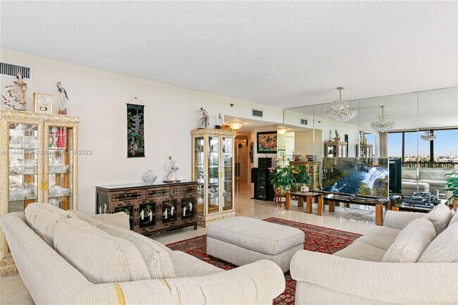 Photo - 9455 Collins Ave Unidad 1004