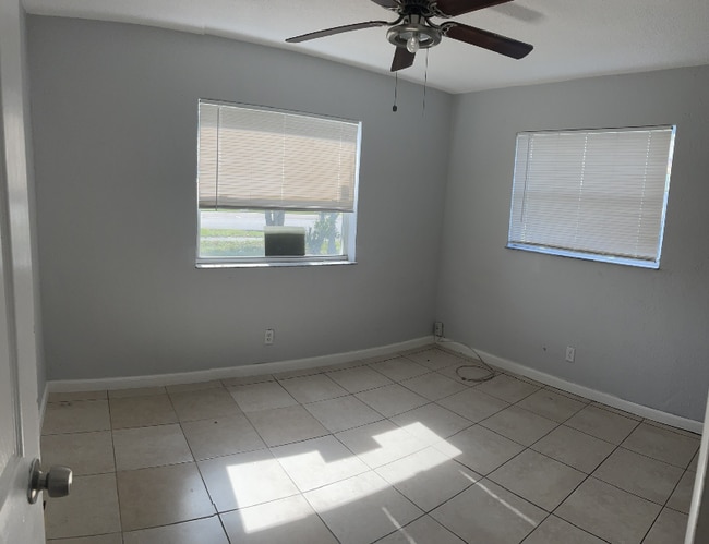 Photo - 548 NW 2nd Way Unidad A-1