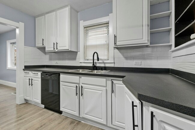 Photo - 1846 Harlan Rd