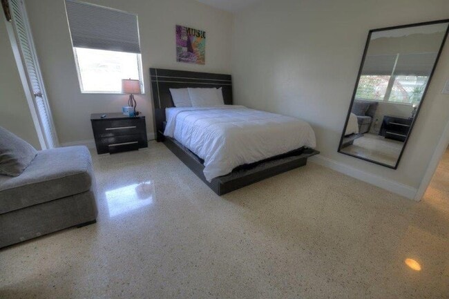 Photo - 3201 NE 23rd St