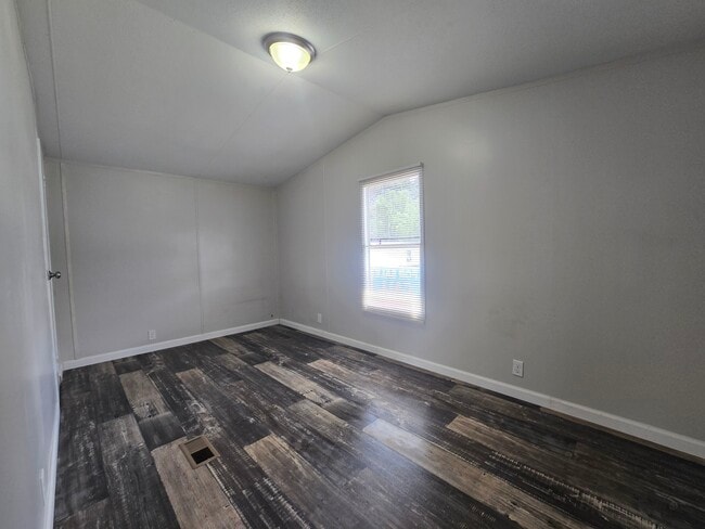 Photo - 210 Jamback Rd