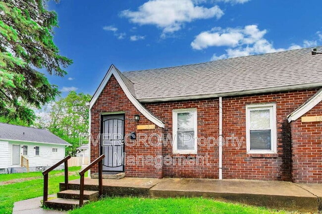 Photo - 1510 N Gladstone Ave