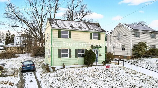 Photo - 556 Thompson Ave