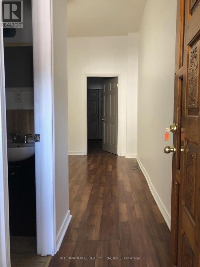 Photo - 1272 Danforth Ave