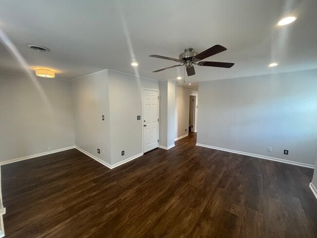 Photo - 3115 N Richmond St Unit 2