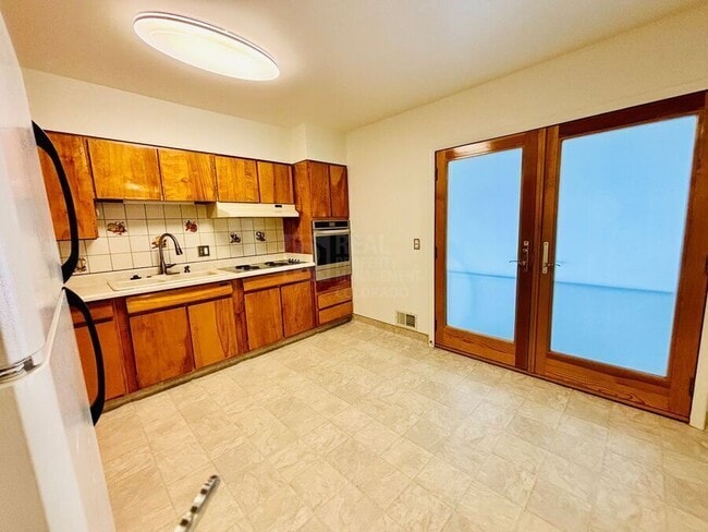 Photo - 5721 Everett St