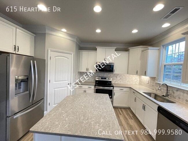 Photo - 615 Heartpine Dr