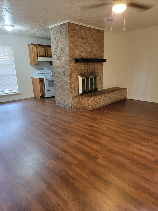 Photo - 6411 Frondosa Dr