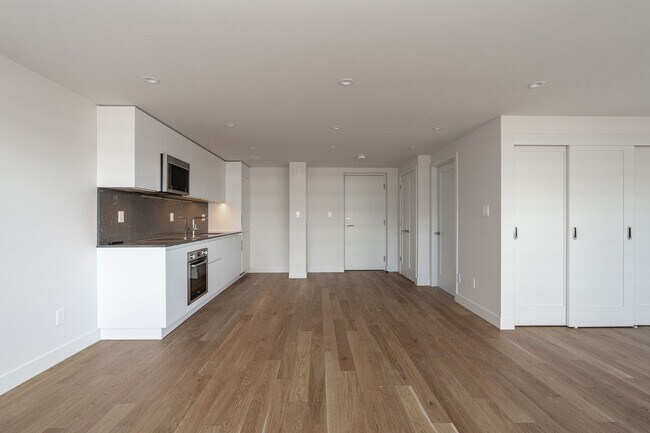 Photo - 150 The Donway W Unit 308