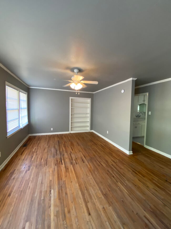 Photo - 1116 N Braden Ave