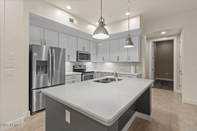Building Photo - 6565 E Thomas Rd Unit 1077
