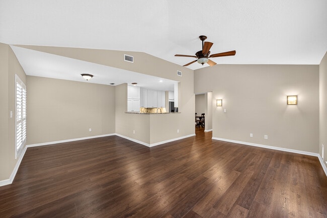 Living Room/Dining