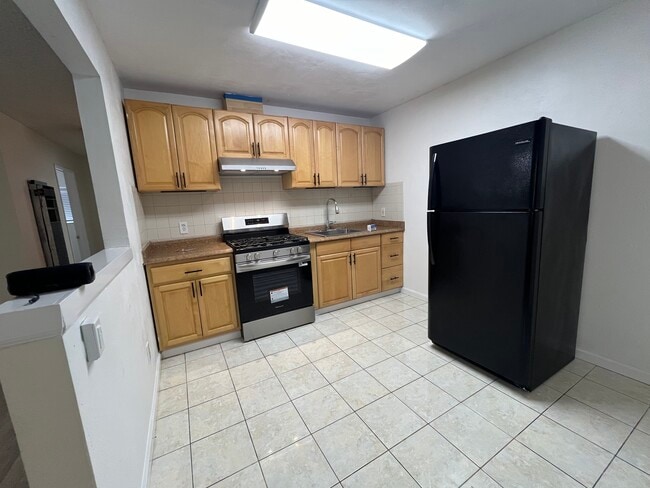 Building Photo - 505 A St Unit 5