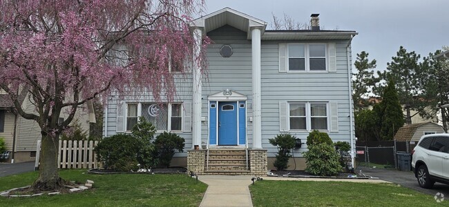 Building Photo - 76 Renaissance Dr Unit 2nd Floor Rental