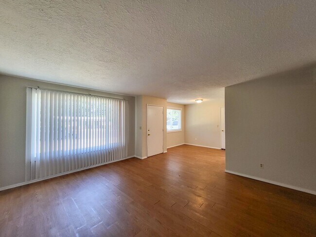 Photo - 20TH6810-20 Unit 6820