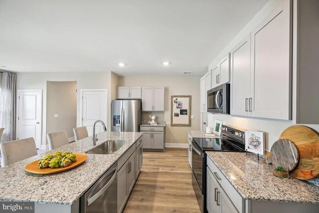 Photo - 111 Charing Cross Dr