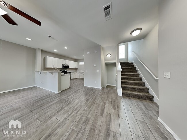 Photo - 122 E Sycamore St