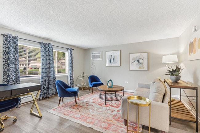 Photo - Courtyards On The Park