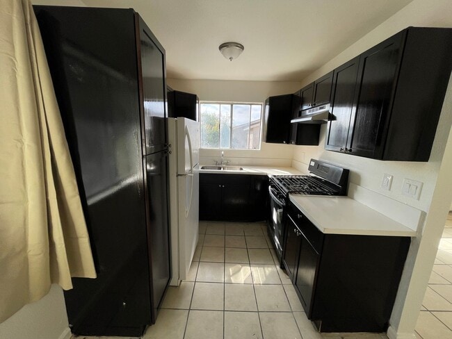 Photo - 4758 Imperial Ave Unidad 4