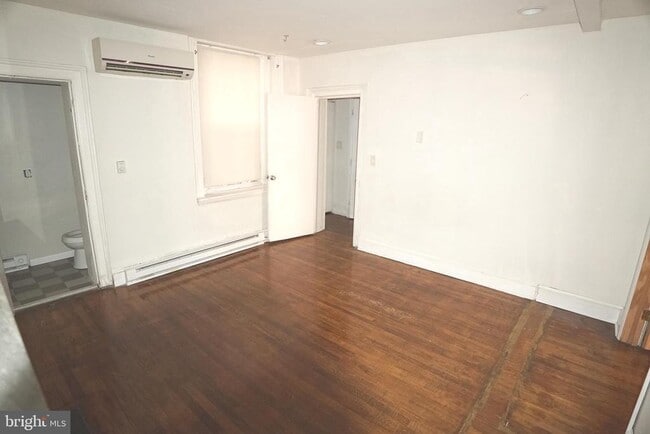 Photo - 804 Cathedral St Unit 7