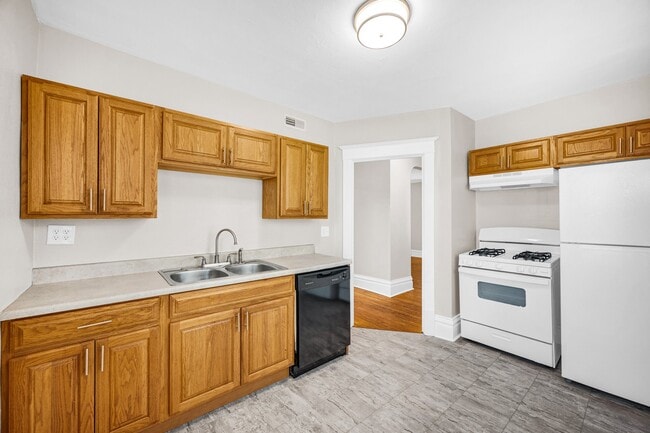 Photo - 502 W High St