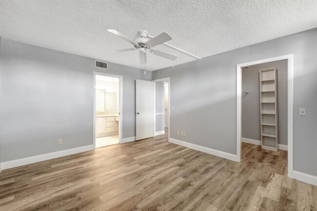 1950 SW Palm City Rd Unit 5104