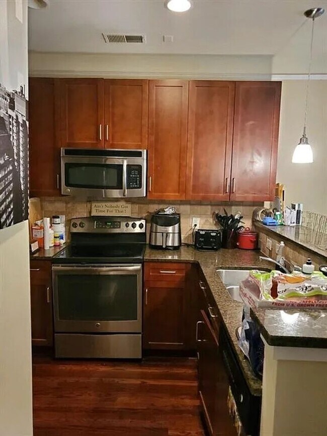 Photo - 2/2.5 Townhome w/ Balcony in Great Location Close to GA Tech, Midtown, and Buckhead!