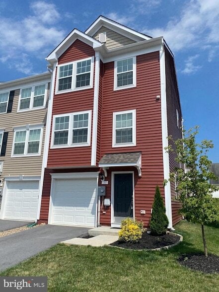 Building Photo - 37 Cecily Way