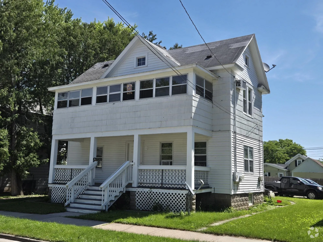 Building Photo - 526 Madison St Rental