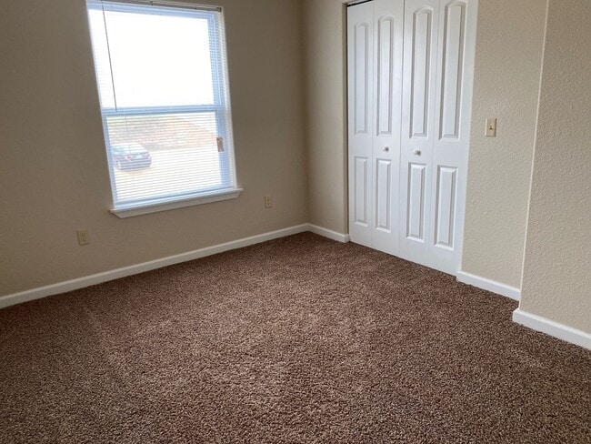 Photo - Life Just Got Better at Breckinridge Apartments! Unidad R206
