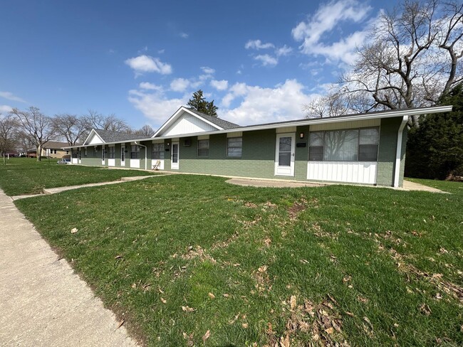 Building Photo - Close to Campus Unit Apt. 10