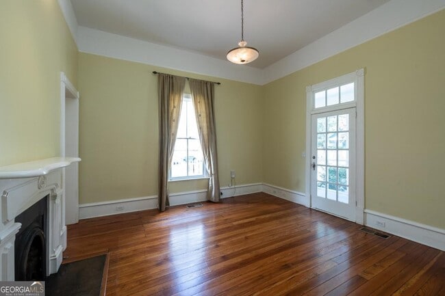 Photo - 765 Woodland Ave SE