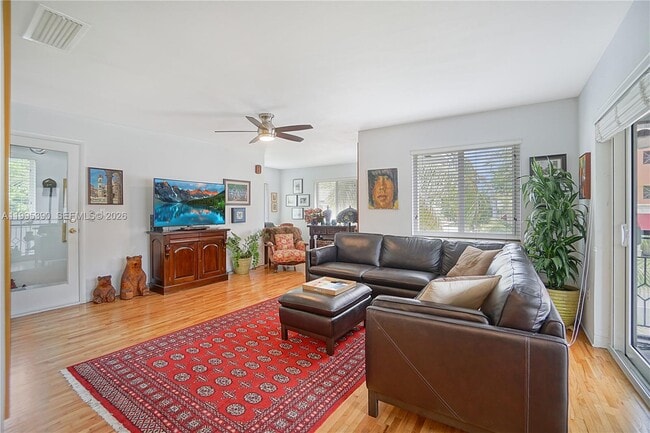 Photo - 2720 S Le Jeune Rd Unidad 2720