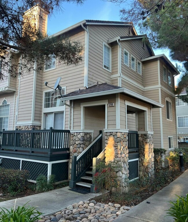 Photo - 1280 Goose Pointe Common Townhome