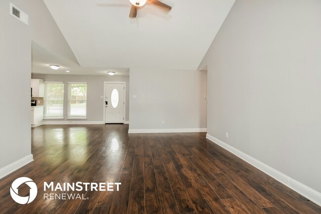 Photo - 7717 Swiss Way