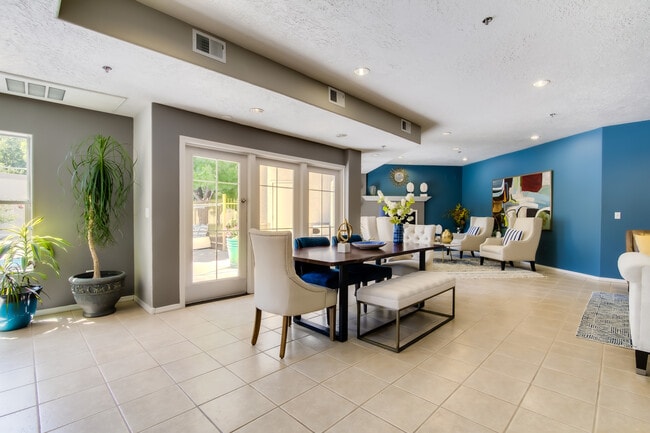 Huning Castle Apartments