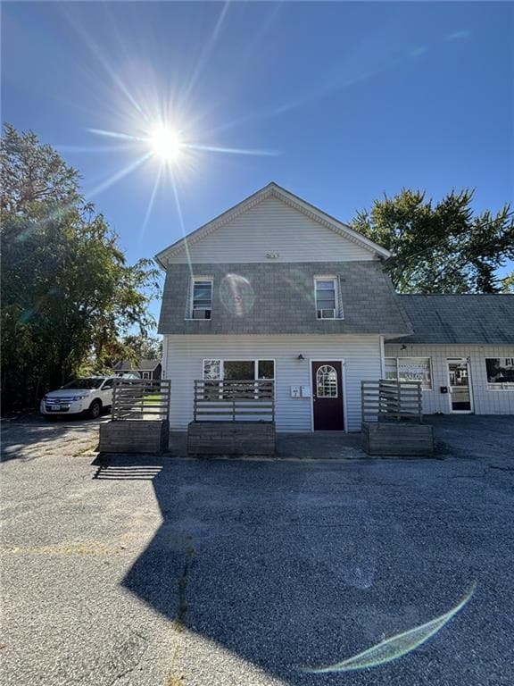 Photo - 865 W Shore Rd