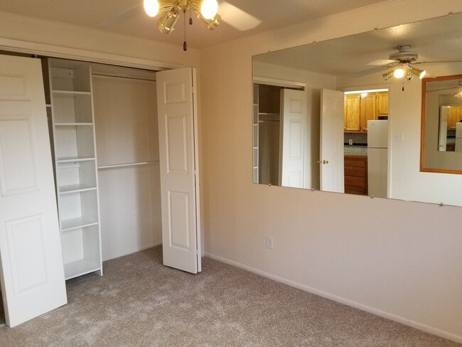 Photo - RENT SPECIAL! 1 BD on the TOP FLOOR. Cats ... Unit 680-305