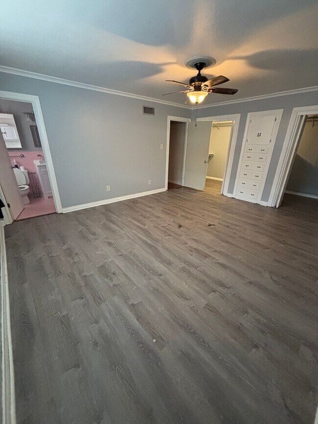 Photo - Beautiful 3 Bedroom Broadmoor Home