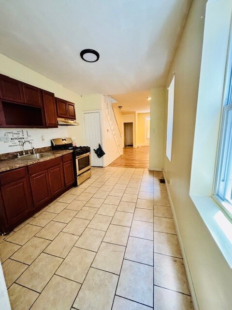 Photo - 3050 N Sydenham St