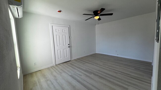 Photo - 2BD UPSTAIRS APARTMENT WITH WATER PAID!!