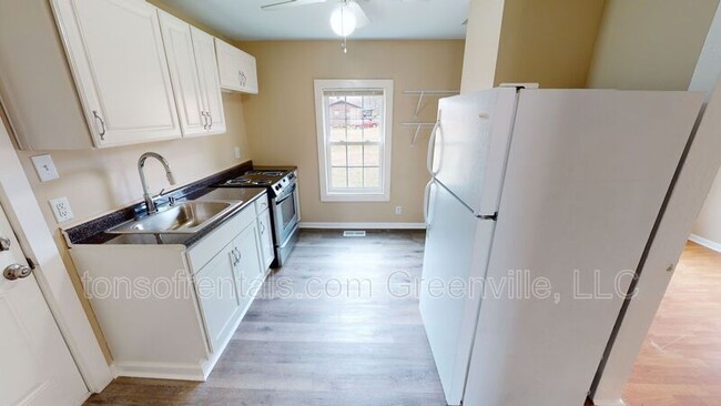 Photo - 144 Brook St