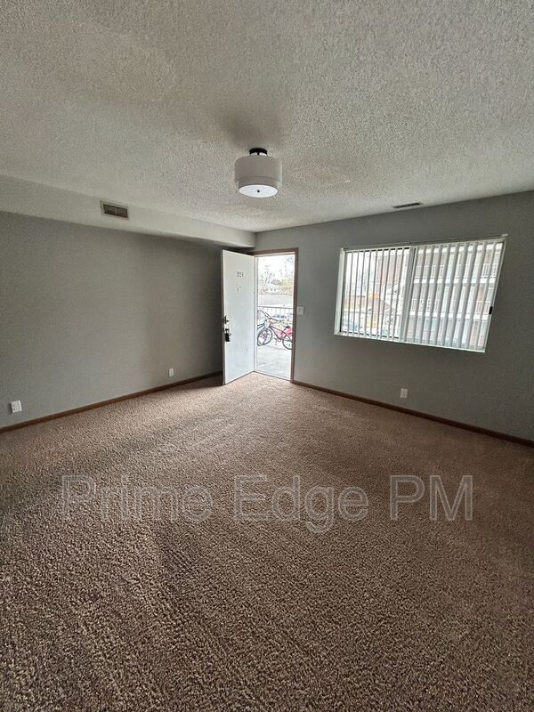 Photo - 4621 Prescott Ave