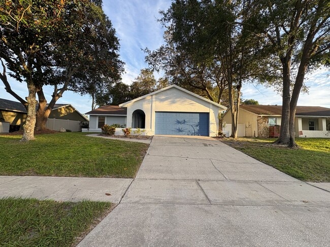 Building Photo - Perfect 3 bed 2 bath with huge fenced back... Rental