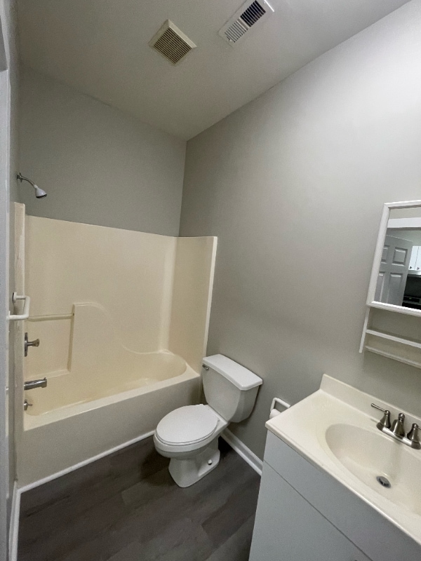 Photo - 100 Pundt St