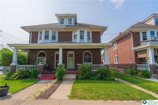 Photo - 102 W Milton St House