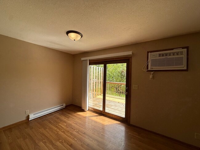 Photo - 624 Saxonwood Rd